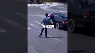 0 00001초의 판단력으로 사고를 막은 남성ㄷㄷ