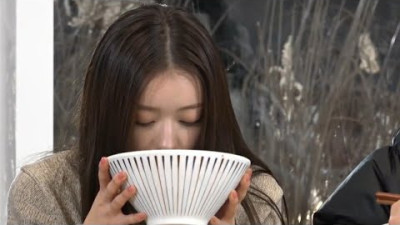[오마이걸] 도시어부에서 복국 먹방 찍은 슾의아이 유아